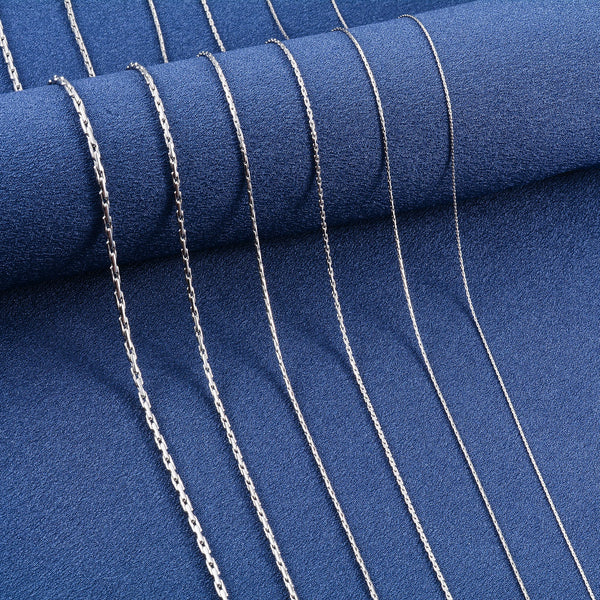 Classic Classic 8 Necklace