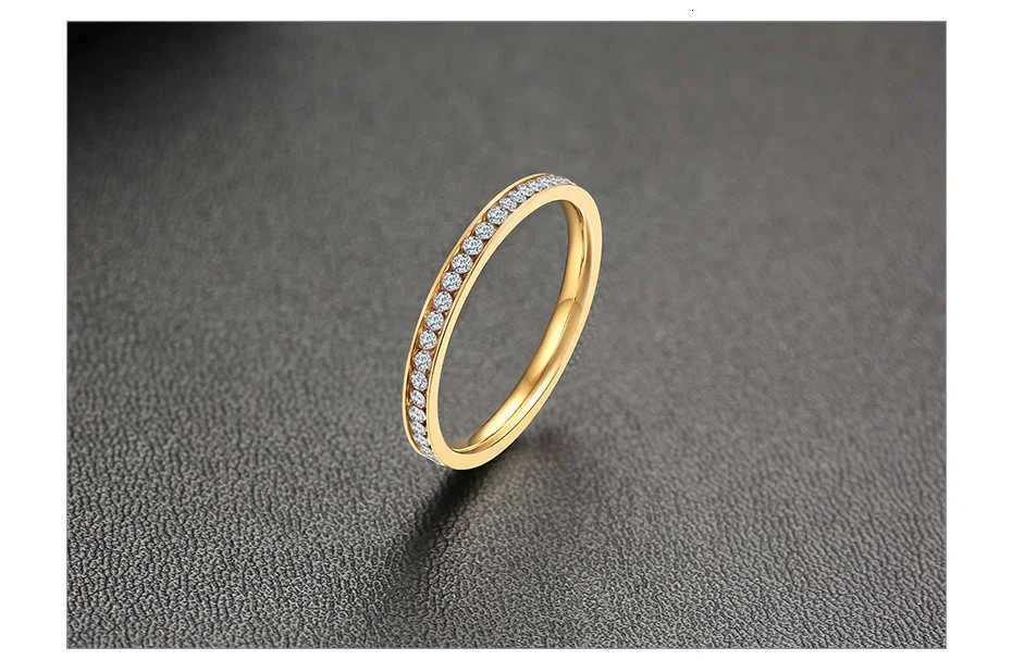 Classic Sparkling Ring