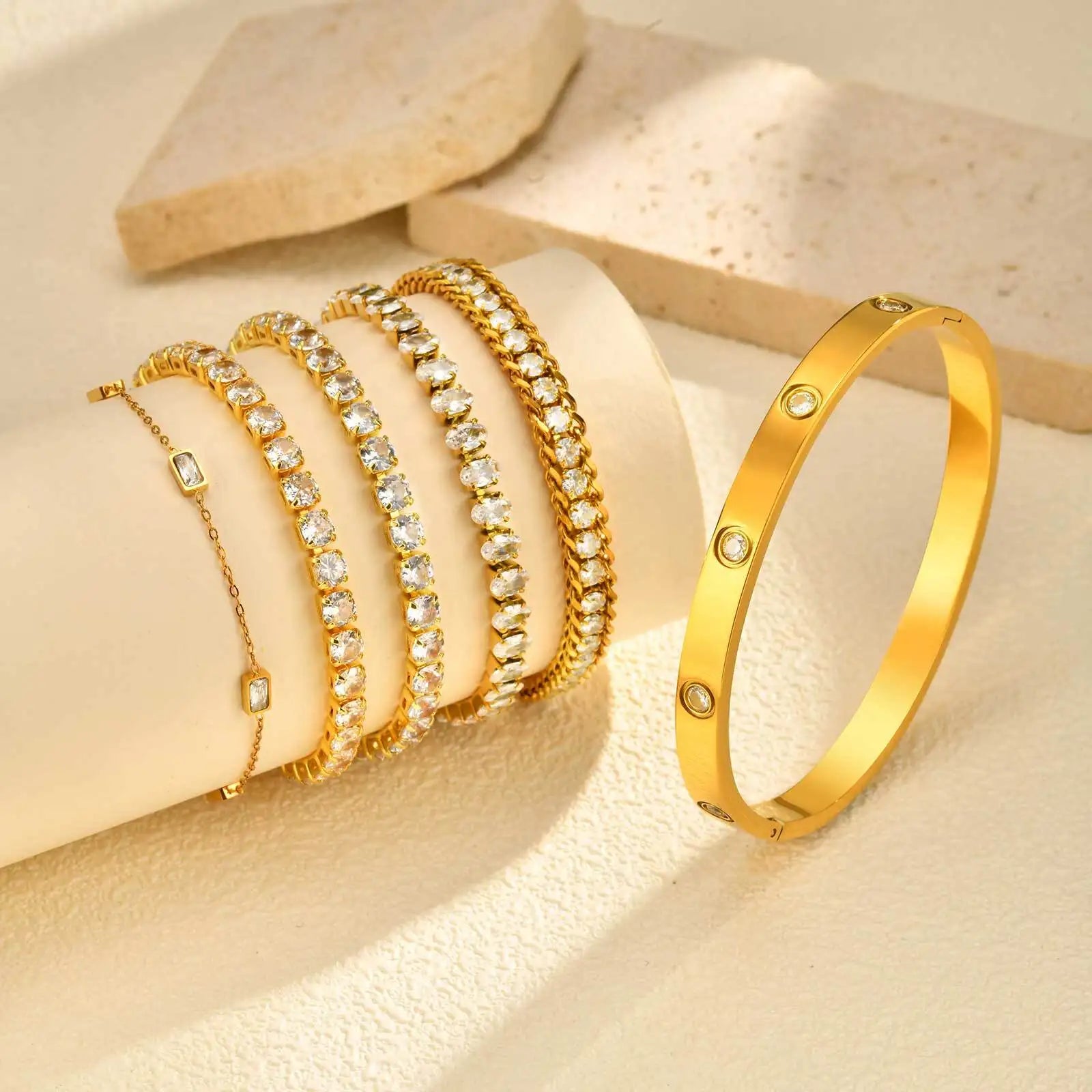 Tennis Crystal Hand Chain Edition 2 Bracelet