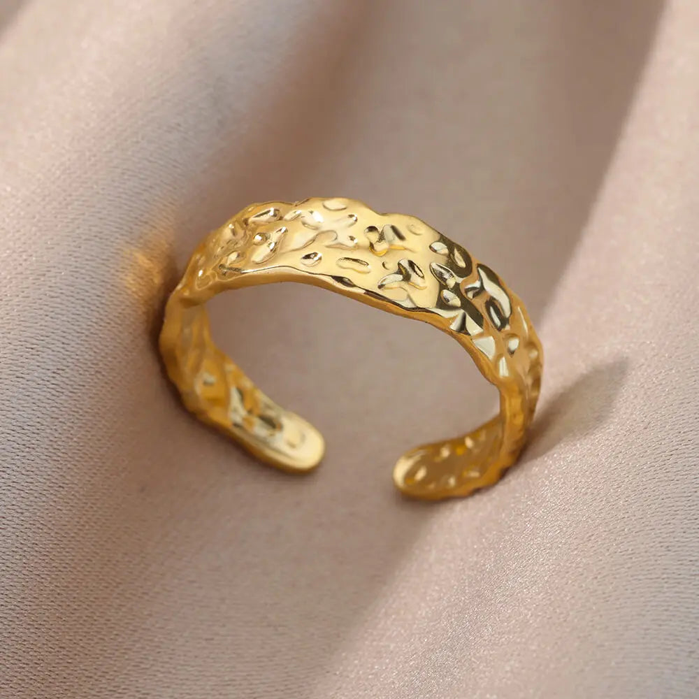 Geometric Hollow Ring