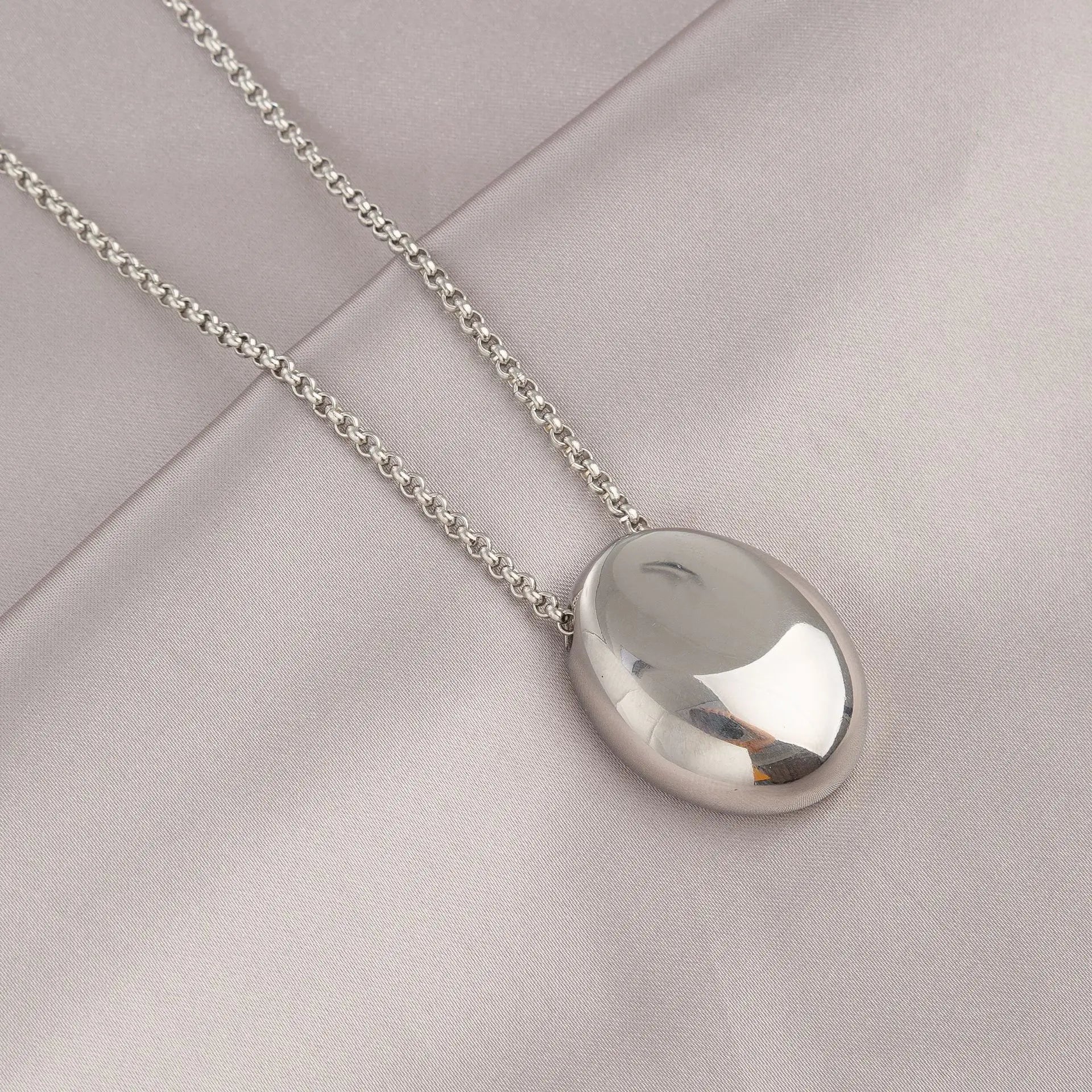 Oval Pendant Necklace