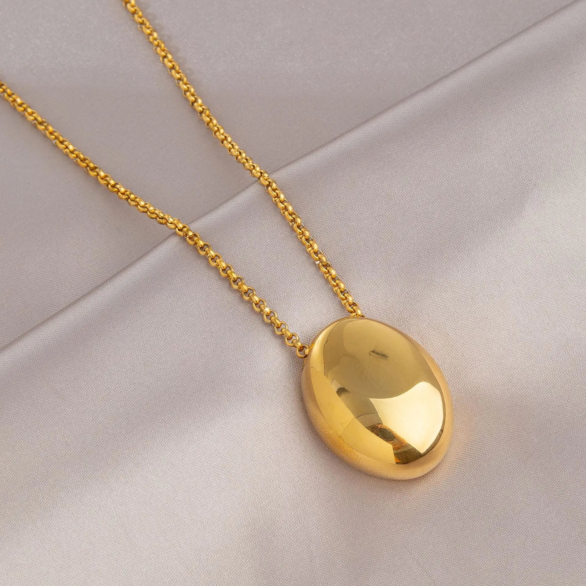 Oval Pendant Necklace