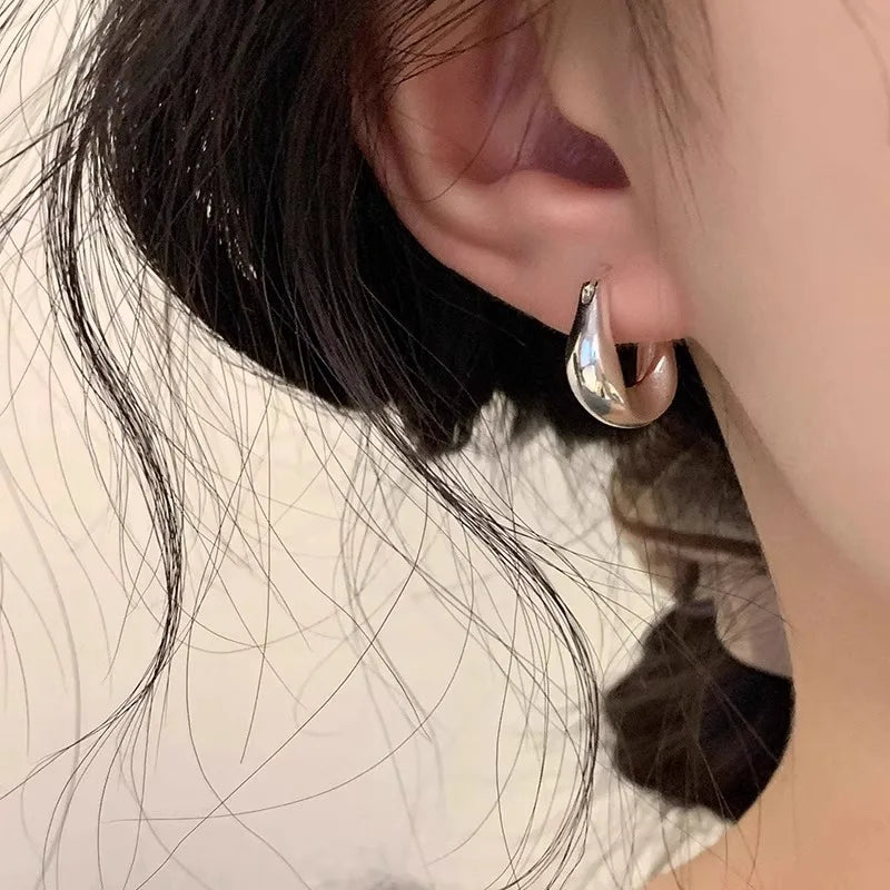 Classic Hoop Classic 2 Earrings