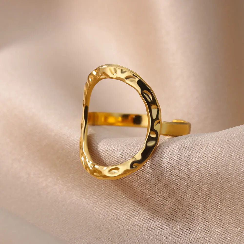 Geometric Hollow Ring