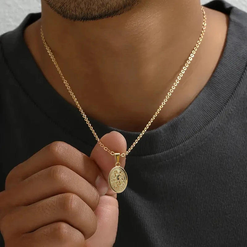 Classic Pendant Classic 3 Necklace