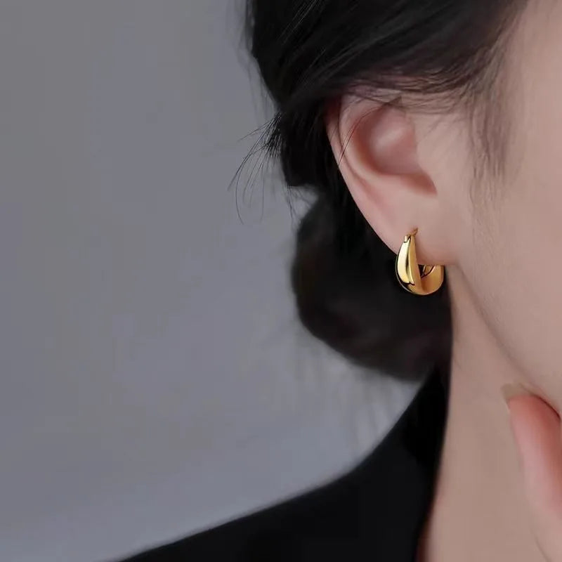 Classic Hoop Classic 1 Earrings